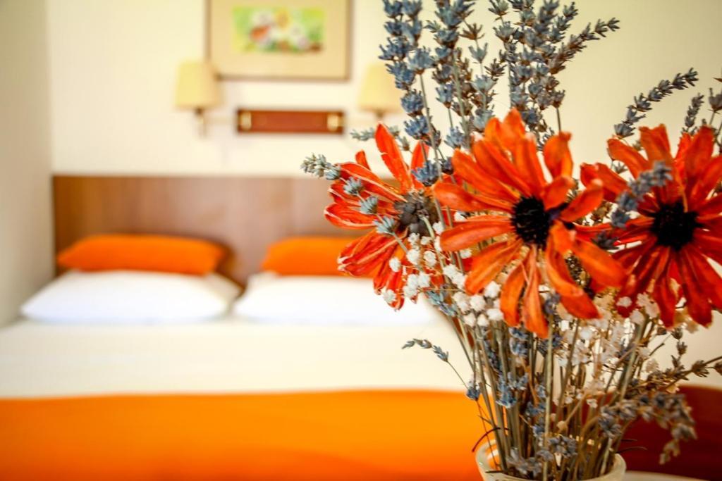 Family Friendly Apartments With A Swimming Pool Nevidjane, Pasman - 18054 Neviđane Εξωτερικό φωτογραφία