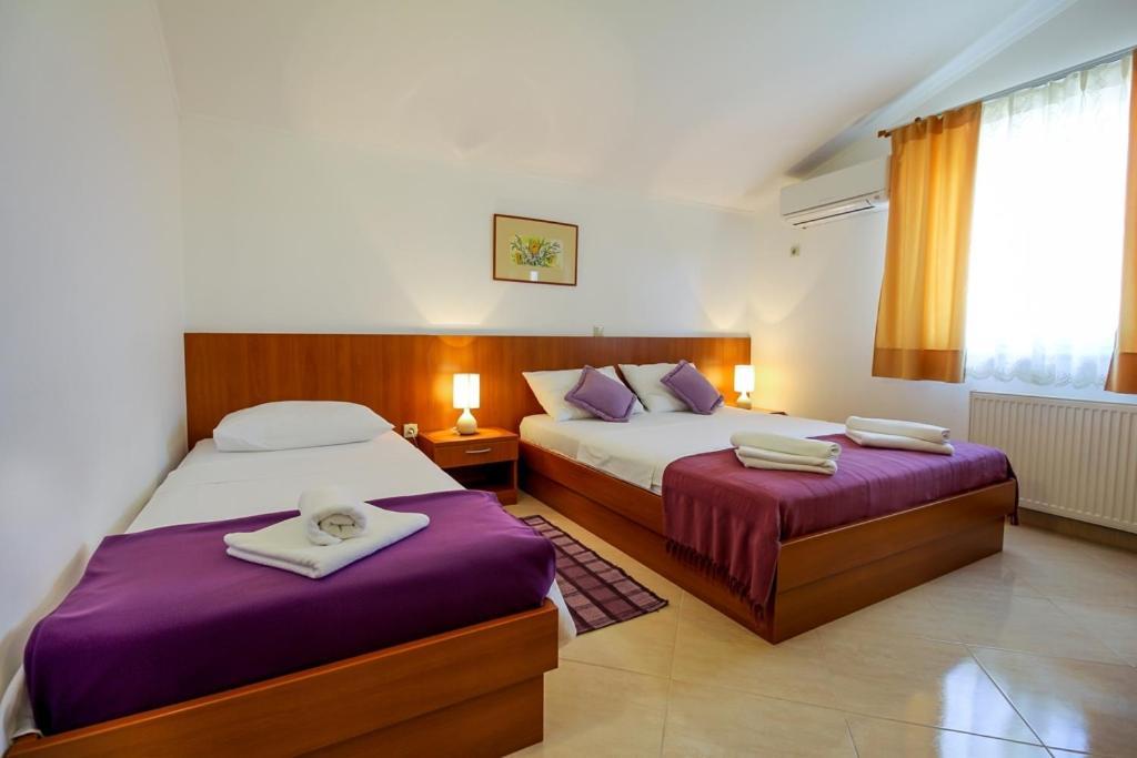 Family Friendly Apartments With A Swimming Pool Nevidjane, Pasman - 18054 Neviđane Εξωτερικό φωτογραφία