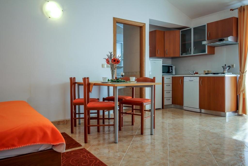 Family Friendly Apartments With A Swimming Pool Nevidjane, Pasman - 18054 Neviđane Εξωτερικό φωτογραφία