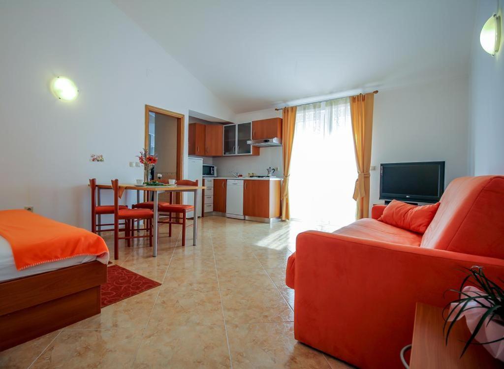 Family Friendly Apartments With A Swimming Pool Nevidjane, Pasman - 18054 Neviđane Εξωτερικό φωτογραφία